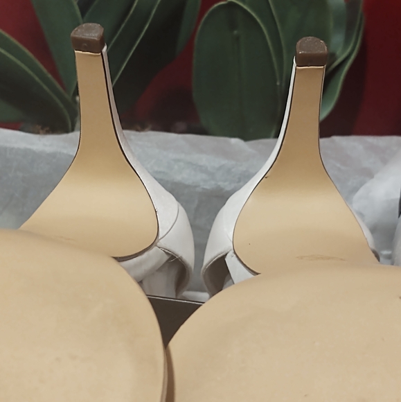 LIKE NEW😃Nina Vera Rhinestone Ankle Strap Lustersatin Sandals (Ivory) - Picture 9 of 16